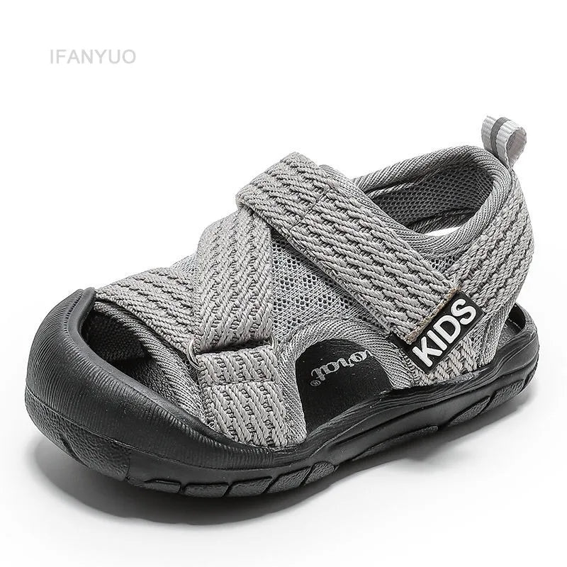 Soft sole mesh walking shoes