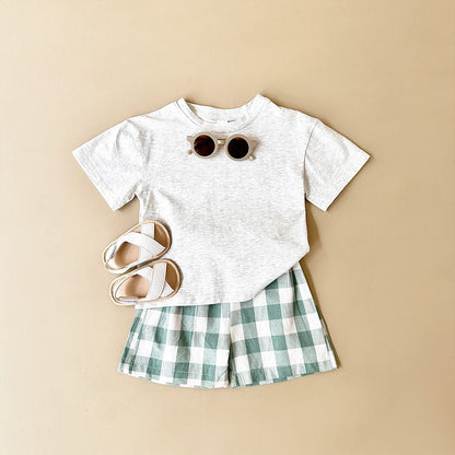 Dinosaur t-Shirt & checkered shorts