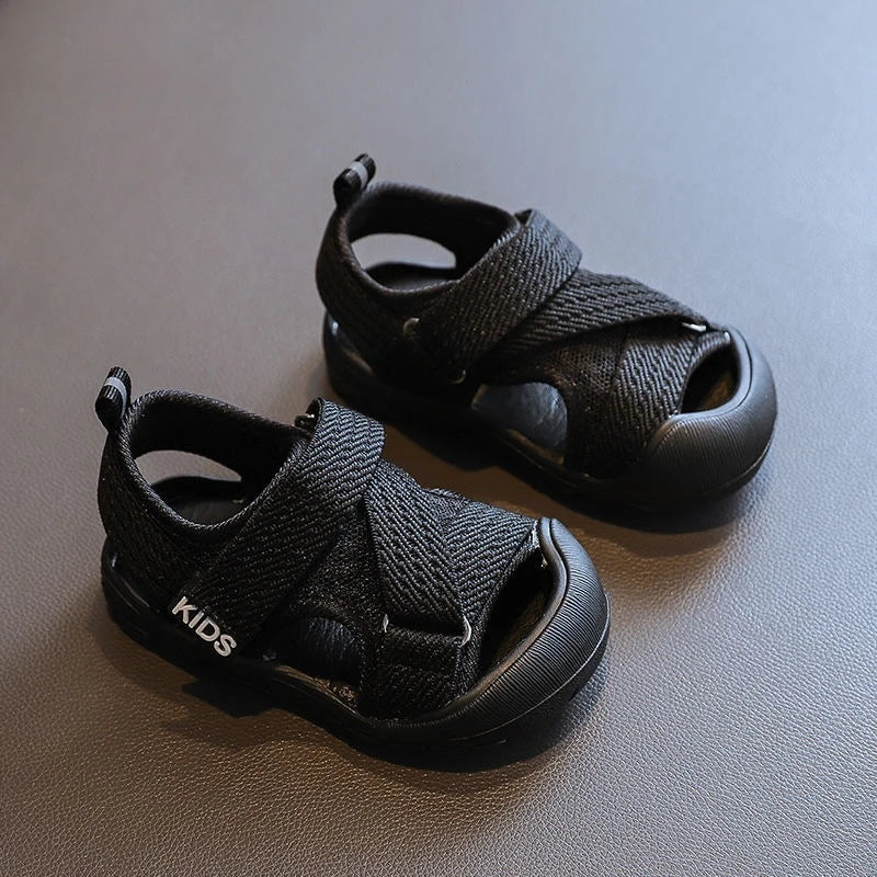 Soft sole mesh walking shoes