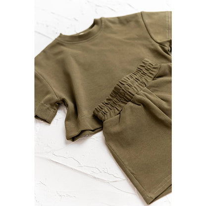 Solid T-shirt & shorts