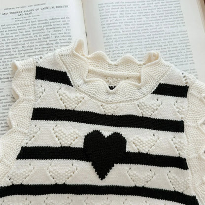Striped heart sleeveless top with scalloped trim