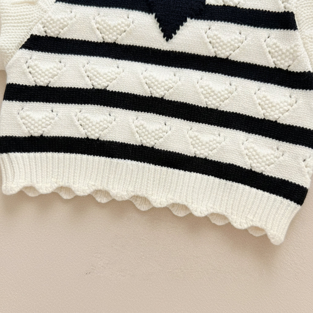 Striped heart sleeveless top with scalloped trim